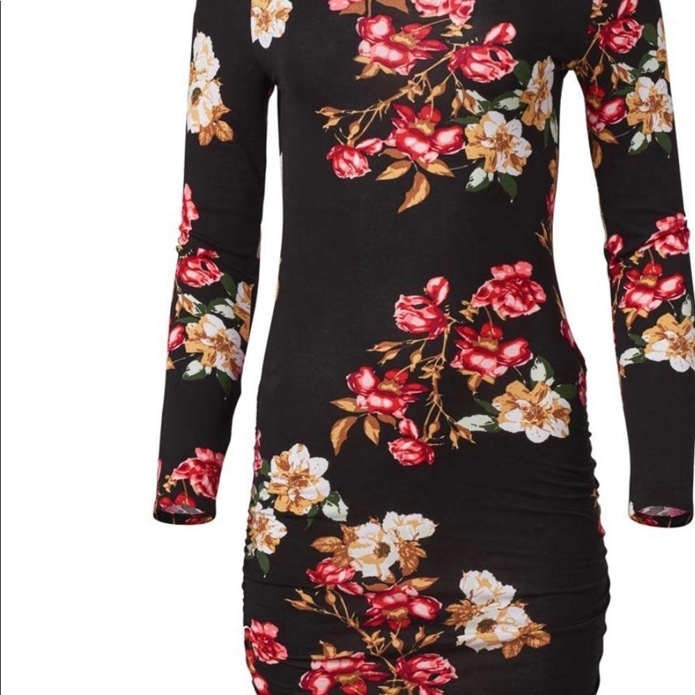 Long Sleeve Ruched Dress - Picture 4 of 4